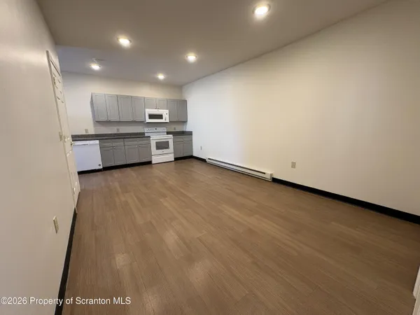 $1,000 | 1002 Jackson Street, Unit 2, Scranton, PA 18504