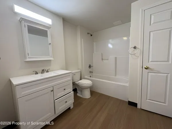 $1,000 | 1002 Jackson Street, Unit 2, Scranton, PA 18504