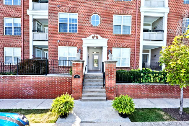 $395,000 | 451 American Way North, Unit 1C, Carmel, IN 46032