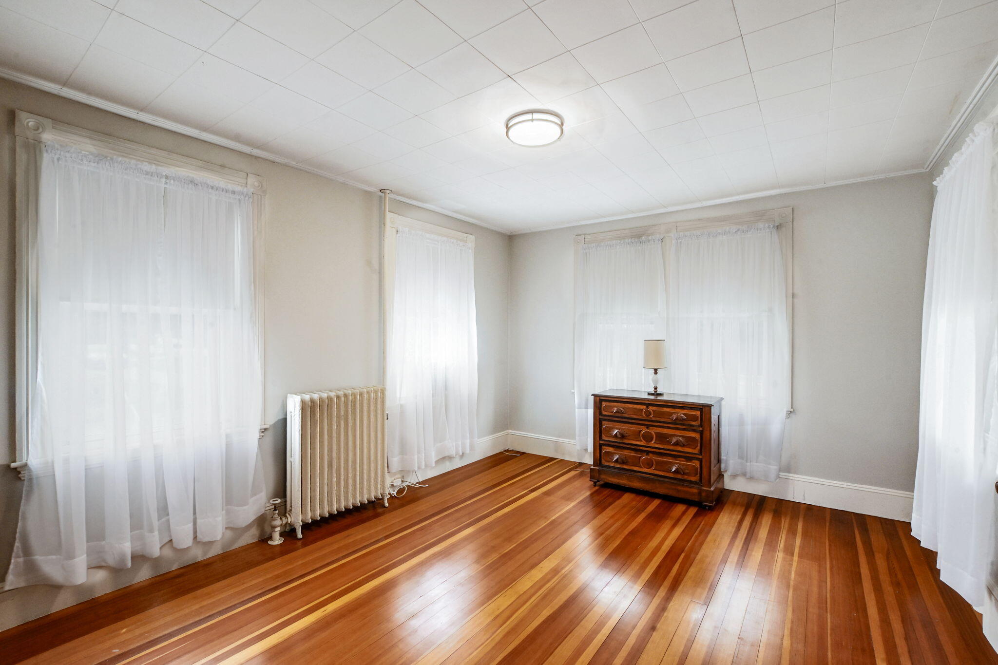 1067 Sandwich Road Sagamore, MA 02561 - Photo 5 of 35 Living Room