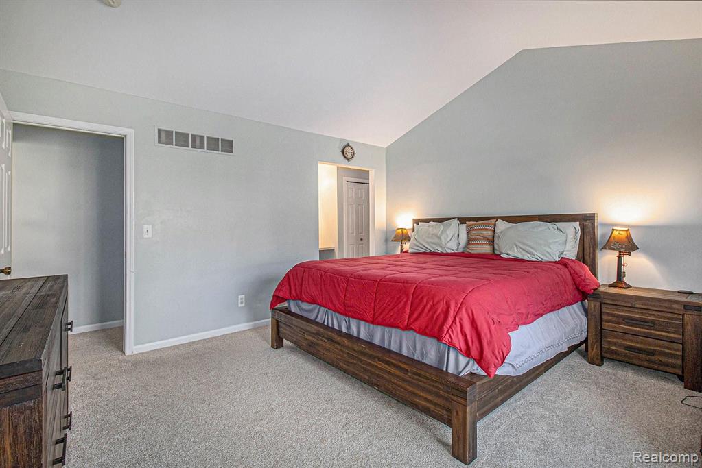 41568 Thoreau Ridge Novi, MI 48377 - Photo 19 of 36