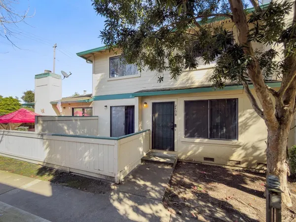$520,000 | 240 Green Meadow Drive, Unit B, Watsonville, CA 95076