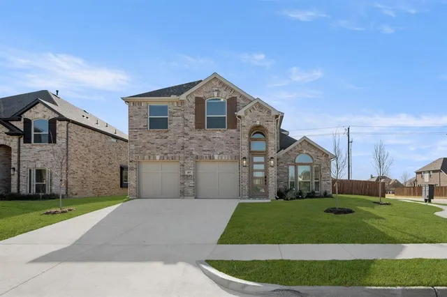 $692,819 | 402 Crestview Drive, Midlothian, TX 76065