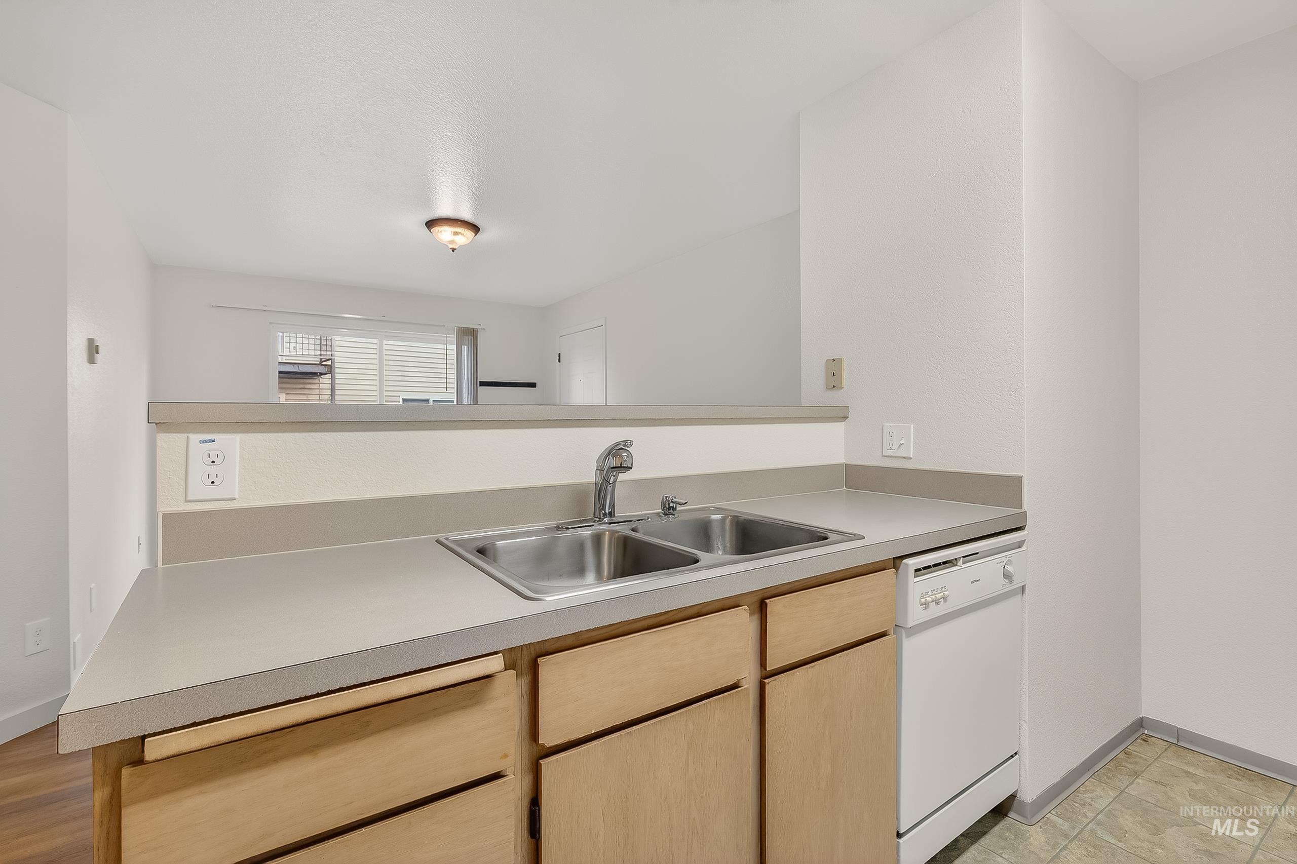 131 Baker Street, Unit 103 103 Moscow, ID 83843 - Photo 4 of 25