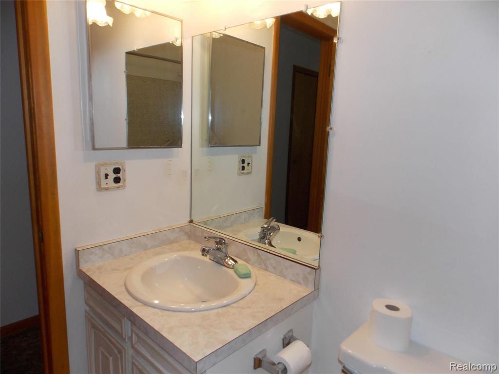 350 Shadywood Road Rochester Hills, MI 48307 - Photo 20 of 27