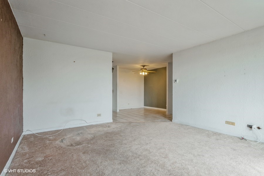 1 Renaissance Place, Unit 707 Palatine, IL 60067 - Photo 8 of 14 a view of an empty room