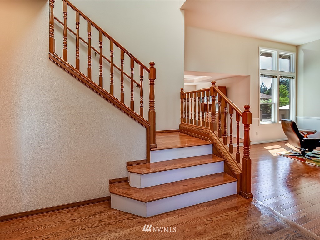 17834 122nd Court Southeast Renton, WA 98058 - Photo 2 of 25
