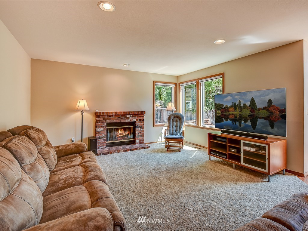17834 122nd Court Southeast Renton, WA 98058 - Photo 15 of 25