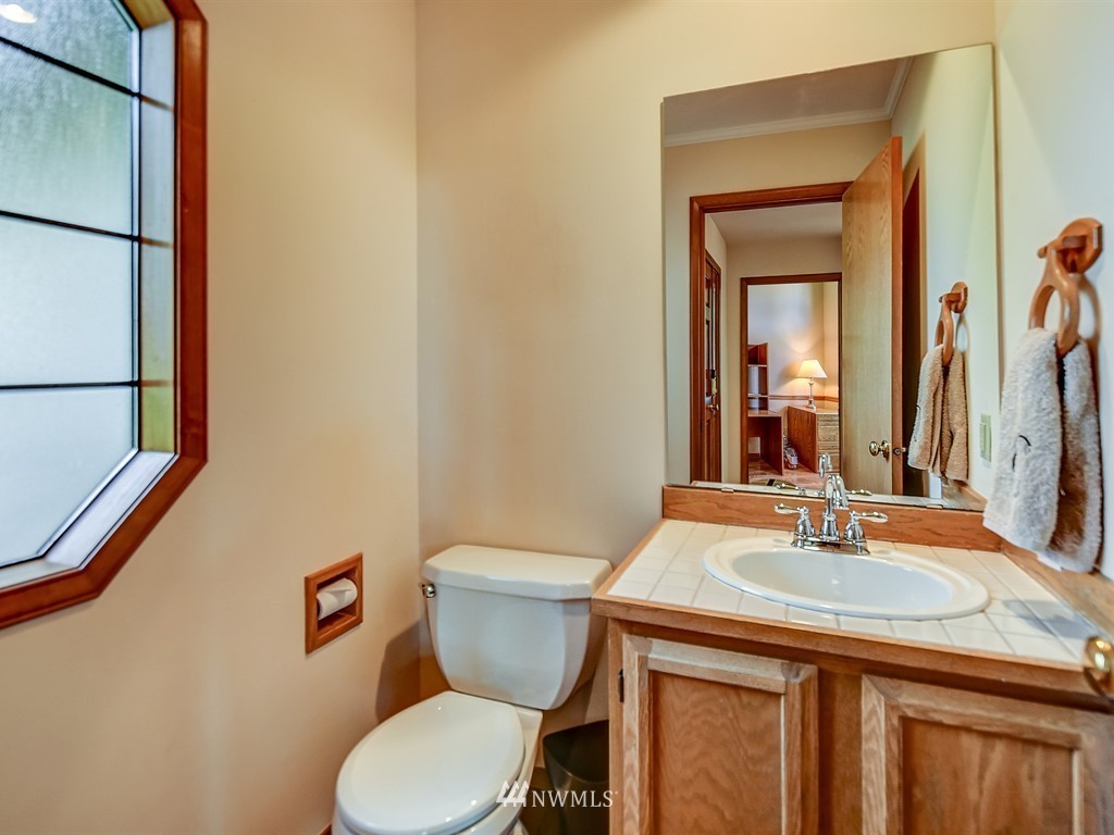 17834 122nd Court Southeast Renton, WA 98058 - Photo 4 of 25