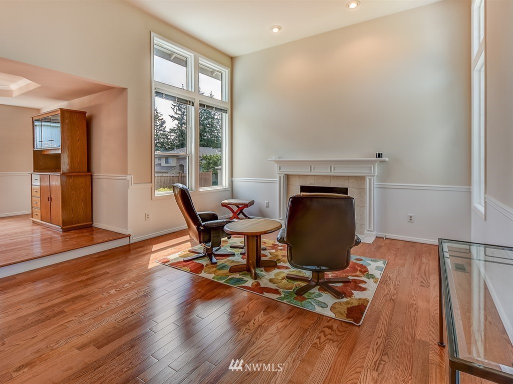 17834 122nd Court Southeast Renton, WA 98058 - Photo 5 of 25