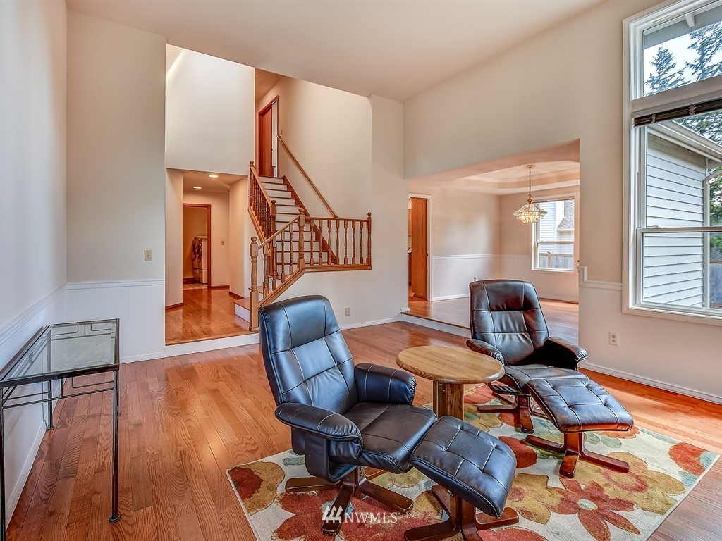 17834 122nd Court Southeast Renton, WA 98058 - Photo 7 of 25