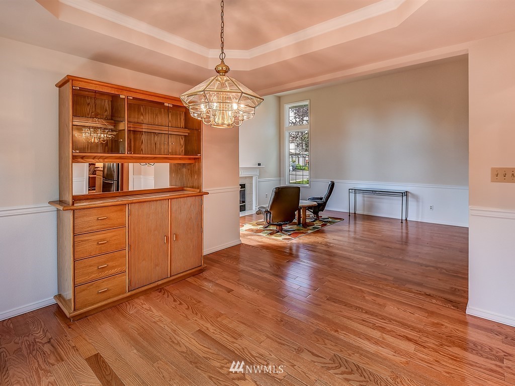 17834 122nd Court Southeast Renton, WA 98058 - Photo 9 of 25