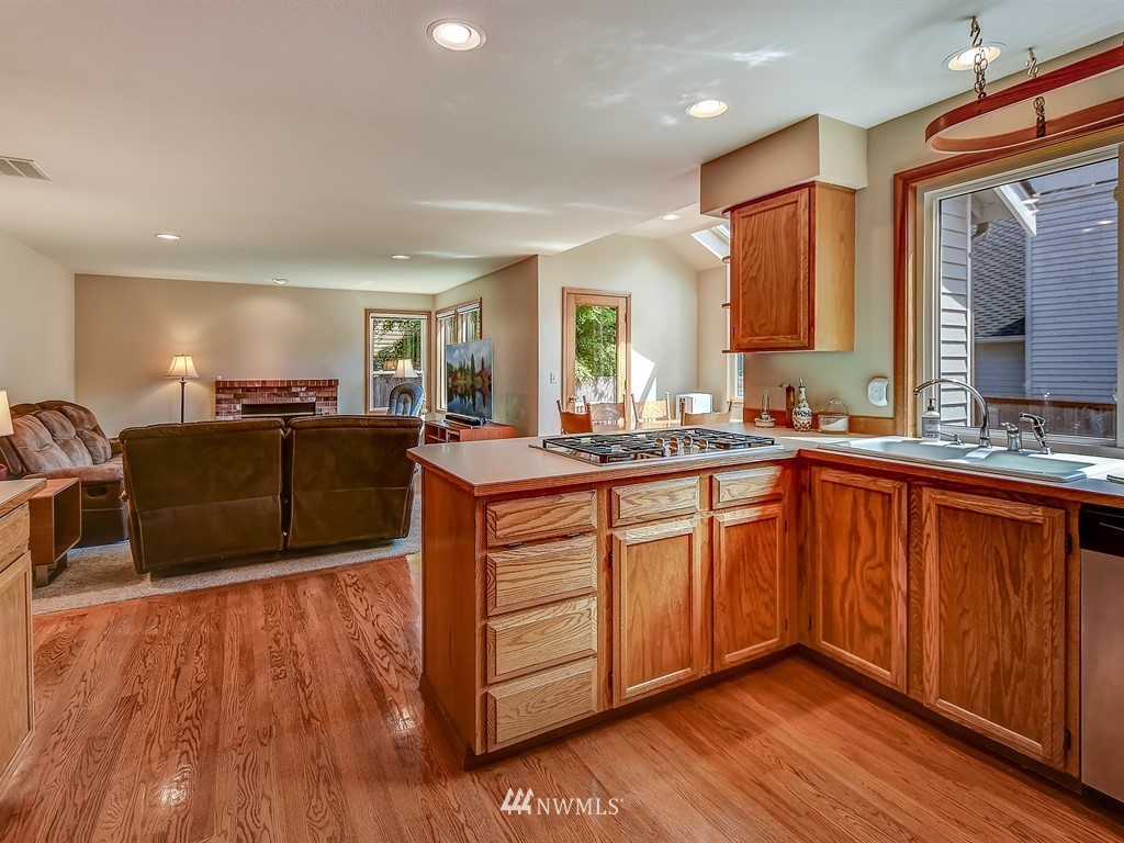 17834 122nd Court Southeast Renton, WA 98058 - Photo 10 of 25
