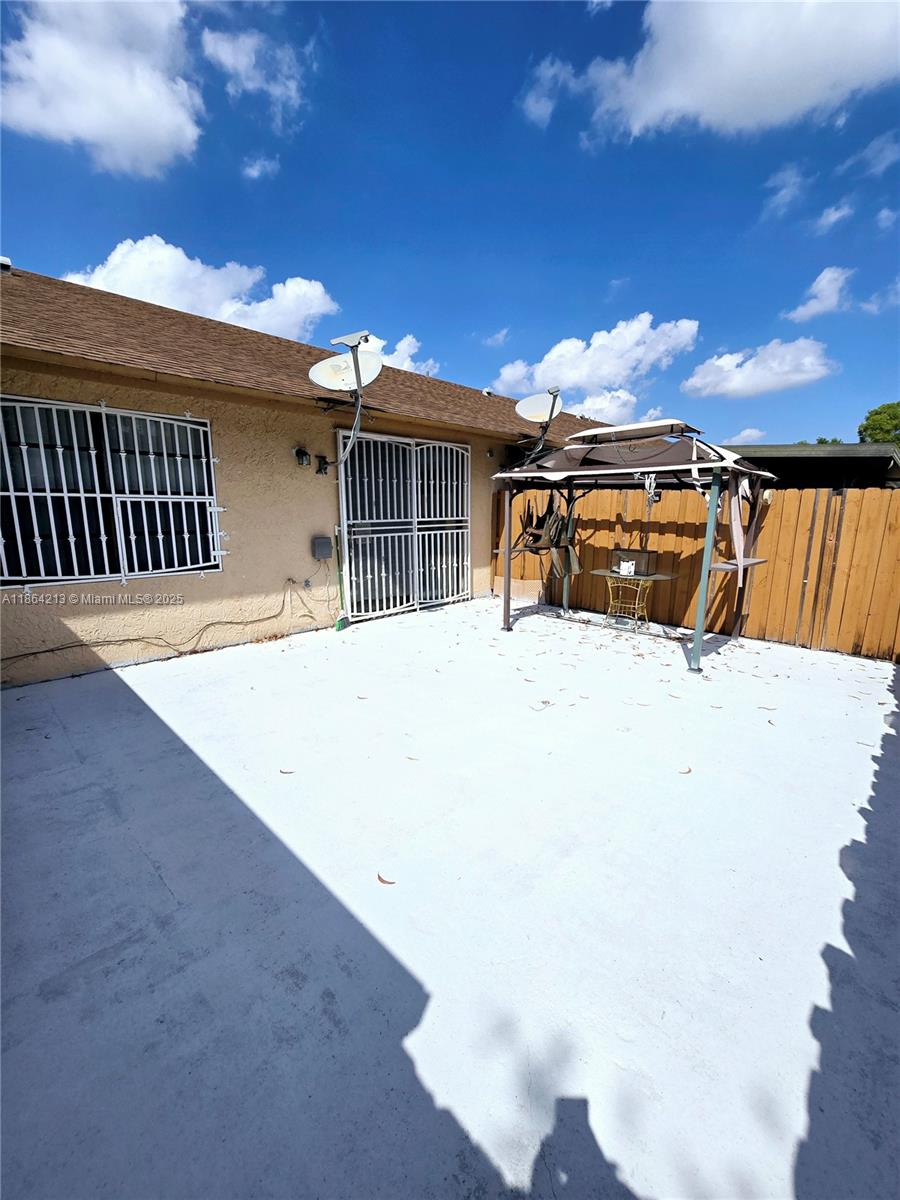 6708 Northwest 193rd Terrace Hialeah, FL 33015 - Photo 19 of 20