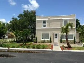 $1,800 | 2233 Madison Street, Unit 4, Hollywood, FL 33020