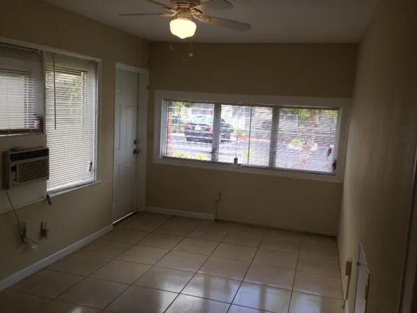 $1,800 | 2233 Madison Street, Unit 4, Hollywood, FL 33020