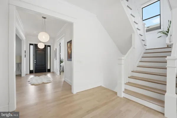 $12,500 | 2504 12th Street North, Arlington, VA 22201