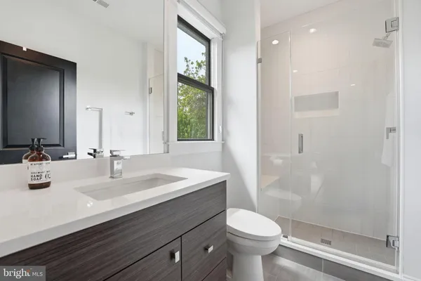 $12,500 | 2504 12th Street North, Arlington, VA 22201