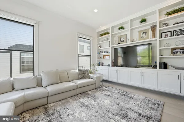 $12,500 | 2504 12th Street North, Arlington, VA 22201