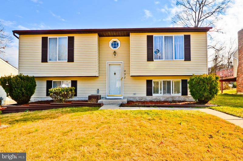 237 Sandhill Road Baltimore, MD 21221 - Photo 1 of 28 Exterior (Front)