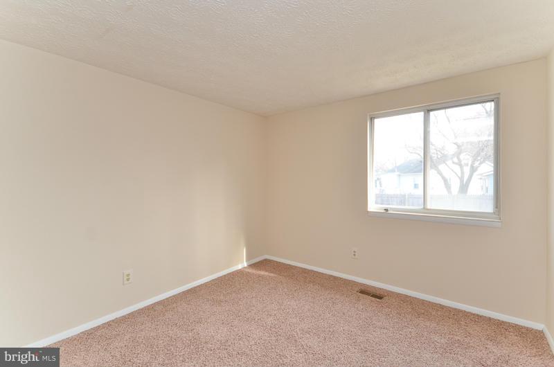 237 Sandhill Road Baltimore, MD 21221 - Photo 16 of 28 Family Room