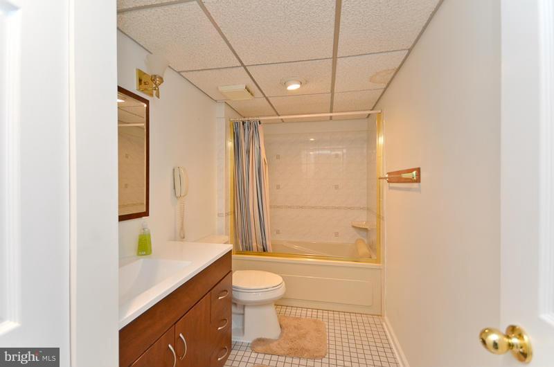 237 Sandhill Road Baltimore, MD 21221 - Photo 22 of 28 Bath