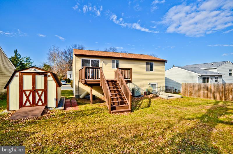 237 Sandhill Road Baltimore, MD 21221 - Photo 24 of 28 Exterior (Rear)