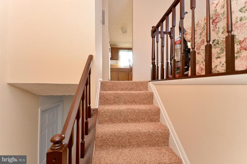 237 Sandhill Road Baltimore, MD 21221 - Photo 4 of 28 Interior (General)