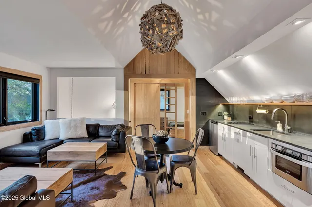 $1,495,000 | 500 Pond View Way, Grafton, NY 12138