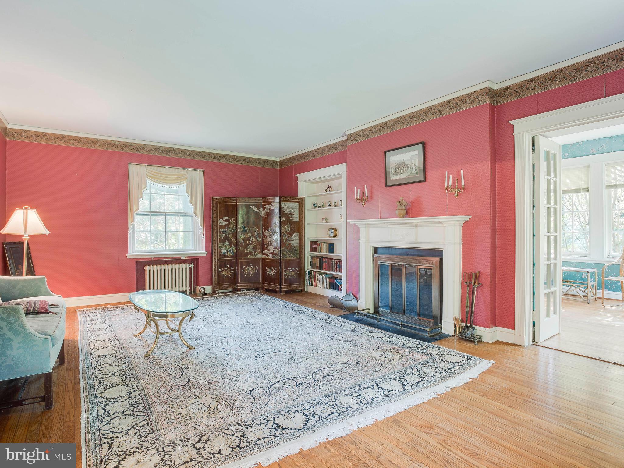 203 Kemble Road Baltimore, MD 21218 - Photo 12 of 30 Living Room