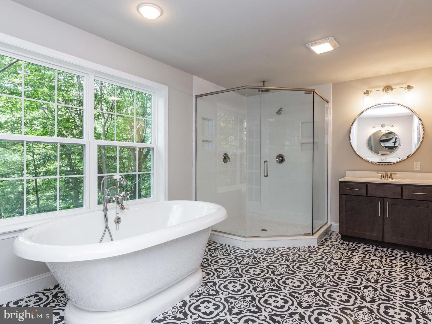 183 Ellicott Road Avondale, PA 19311 - Photo 32 of 92 a bathroom with a bathtub and a sink