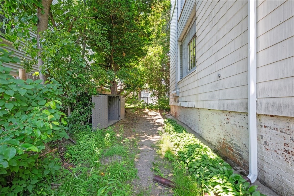 60 Esther Street Worcester, MA 01607 - Photo 28 of 38
