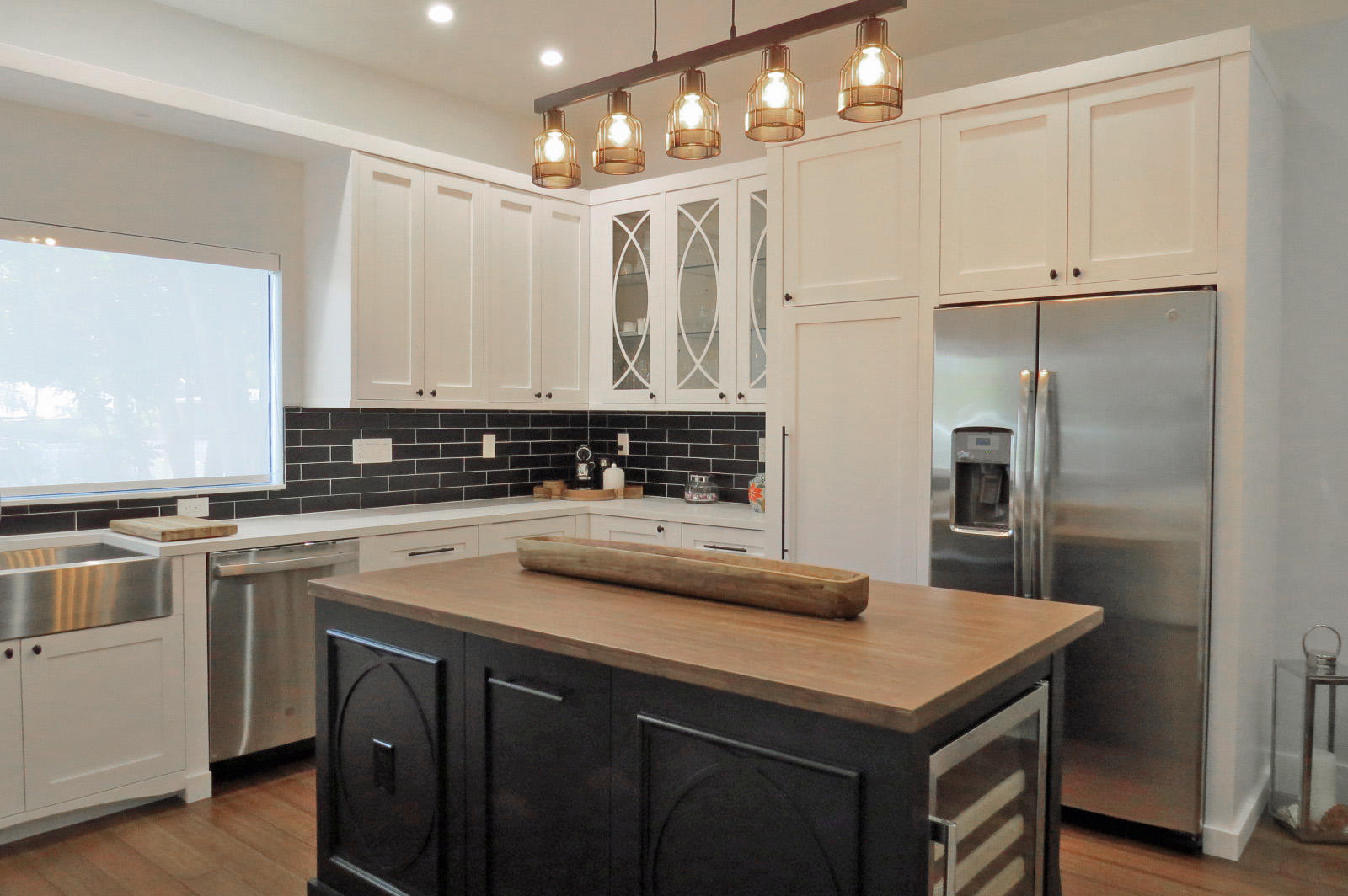 7 Cindy Place Key Largo, FL 33037 - Photo 9 of 31 a kitchen with kitchen island a sink stainless steel appliances and cabinets