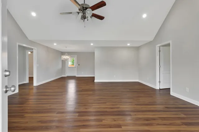 $349,900 | 288 Springwater Drive, Summertown, TN 38483