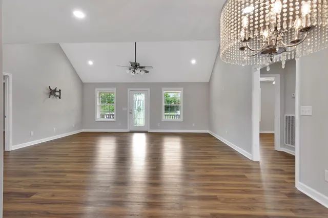 $349,900 | 288 Springwater Drive, Summertown, TN 38483