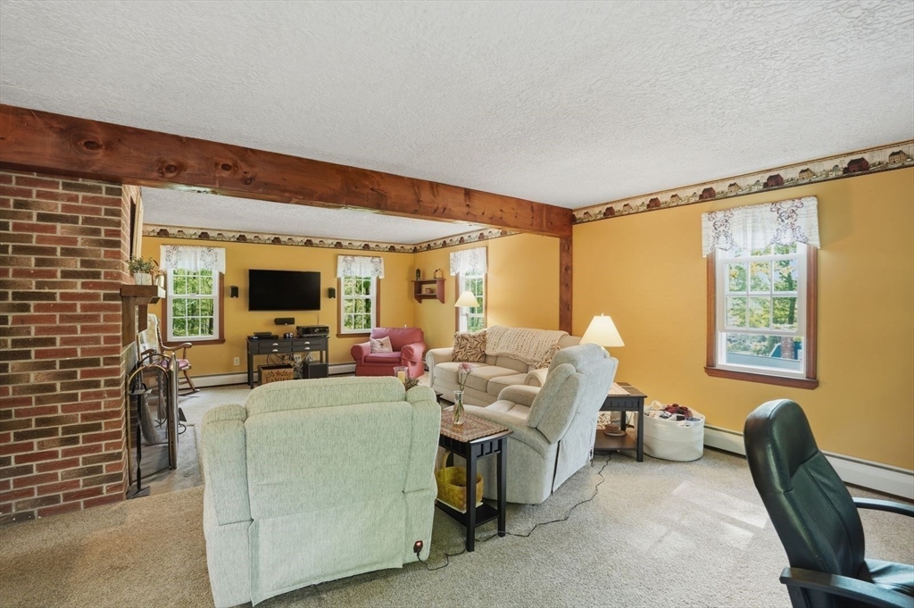 180 Oxford Road Charlton, MA 01507 - Photo 22 of 42