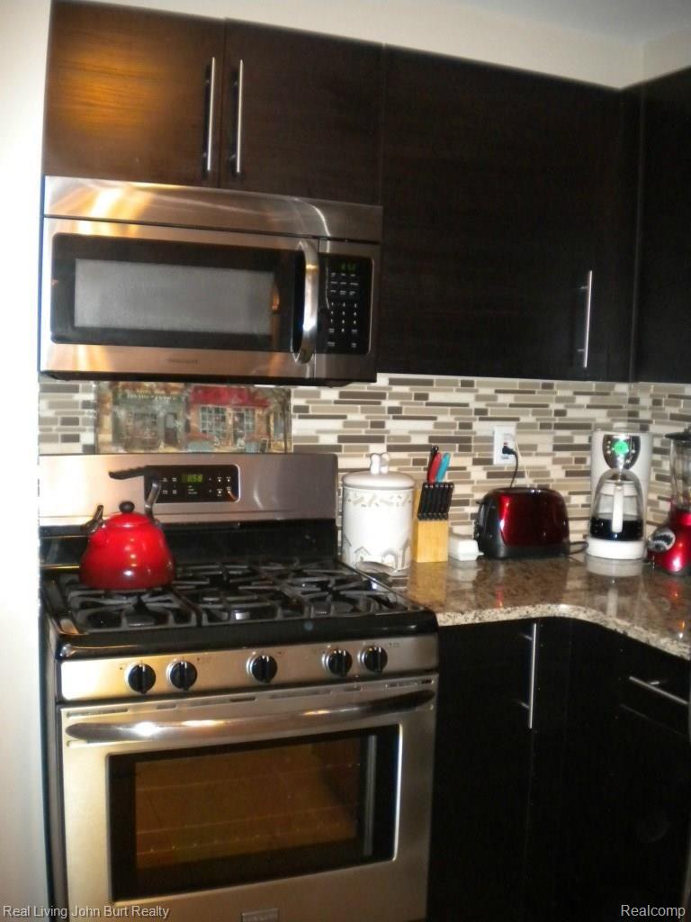 628 Crescent Lake Road Waterford, MI 48327 - Photo 8 of 28 2015-08-06 10.15