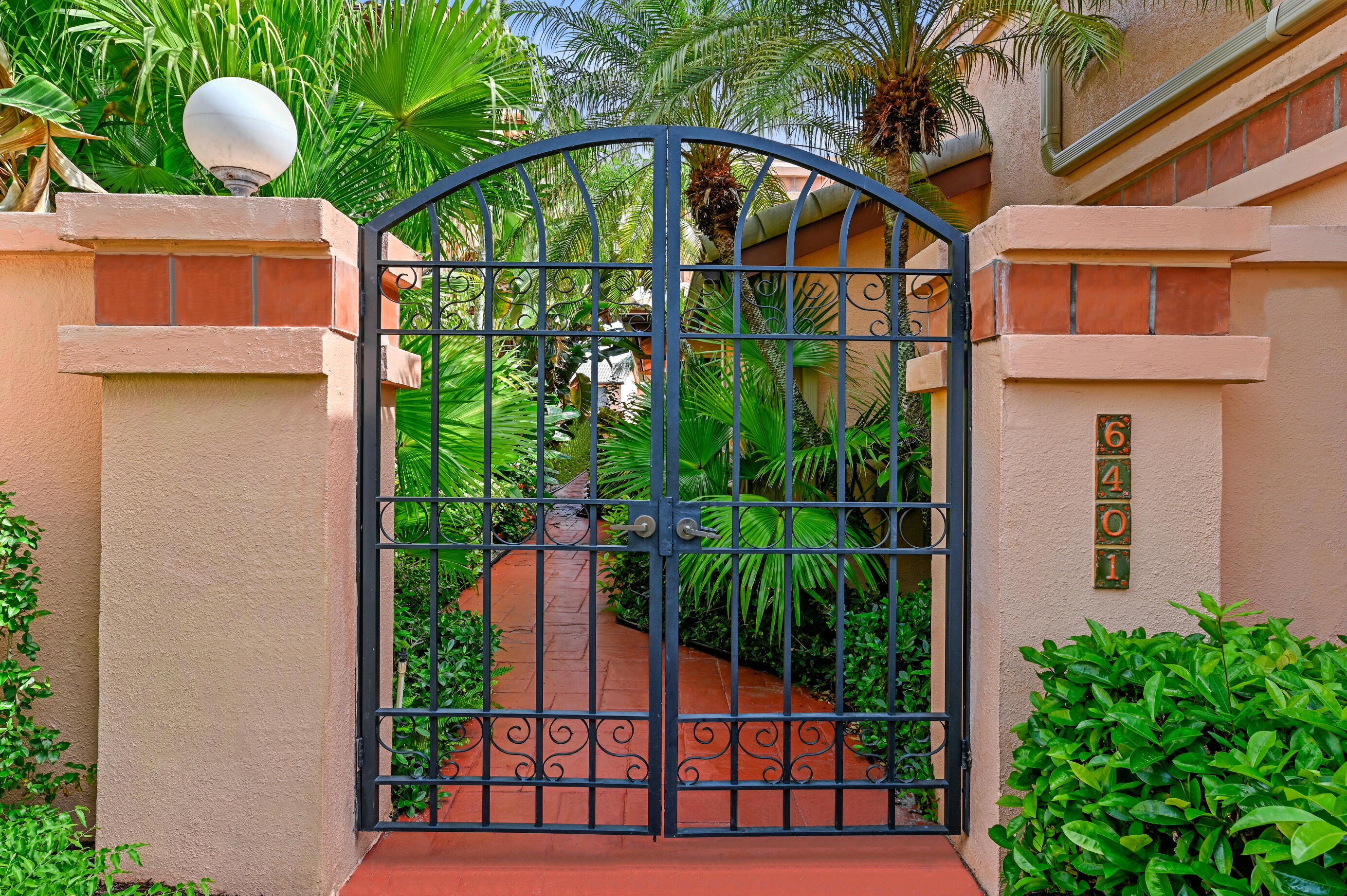 6401 Via Rosa Boca Raton, FL 33433 - Photo 4 of 27 Front Gate