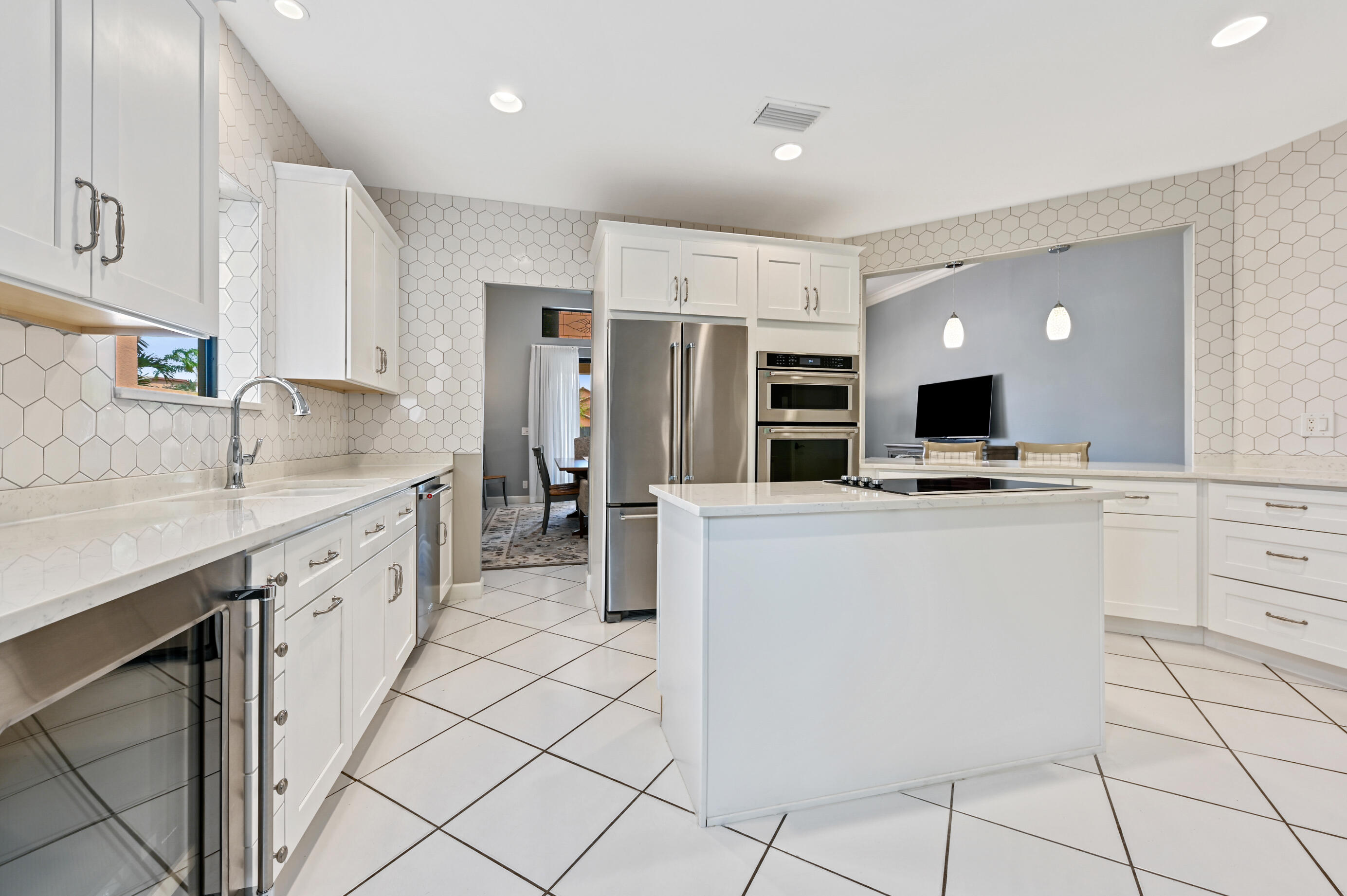 6401 Via Rosa Boca Raton, FL 33433 - Photo 9 of 27 Kitchen