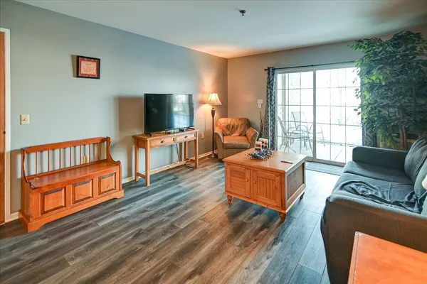 $199,900 | 203 Kearney Way, Unit 104, Waunakee, WI 53597
