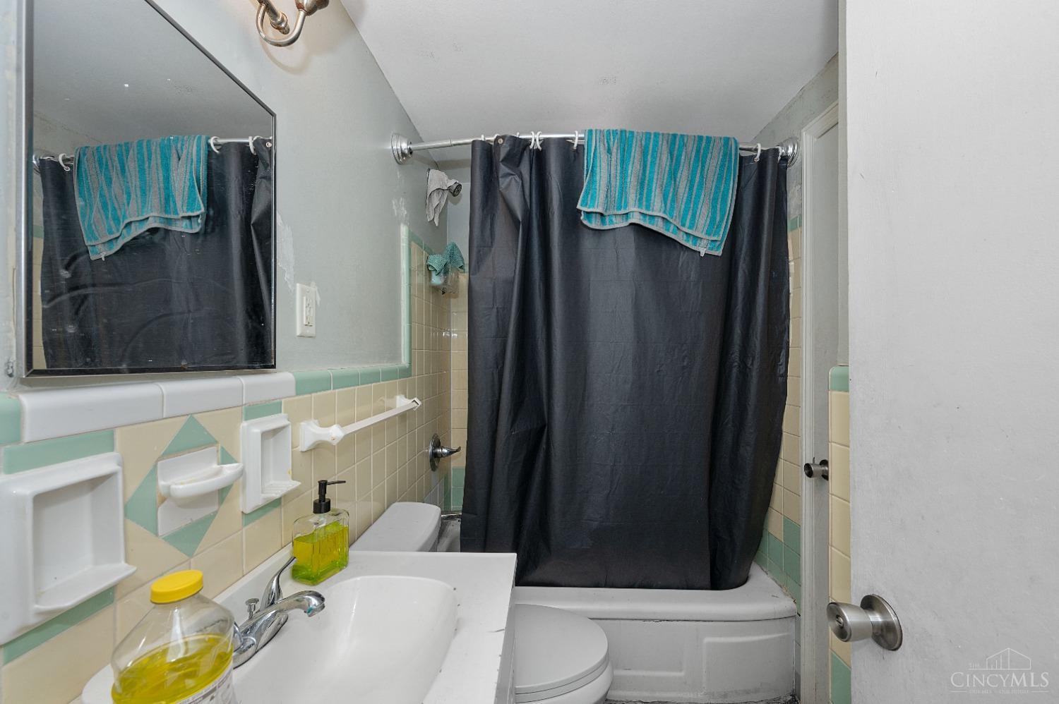 74 East Galbraith Road Cincinnati, OH 45216 - Photo 10 of 20 Gallery Image 10