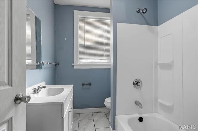 $359,900 | 3545 Oregon Avenue, St. Louis, MO 63118