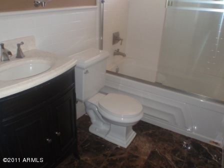 4701 East Osborn Road Phoenix, AZ 85018 - Photo 4 of 12 P7280030