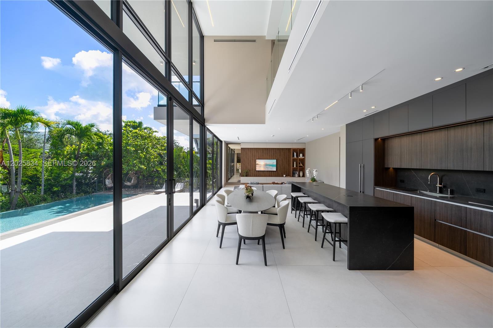 571 Glenridge Road Key Biscayne, FL 33149 - Photo 4 of 50