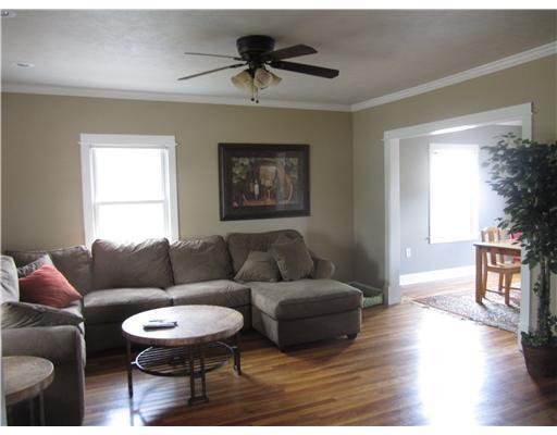 261 Wayne Street Beaver, PA 15009 - Photo 11 of 18 Living Room.