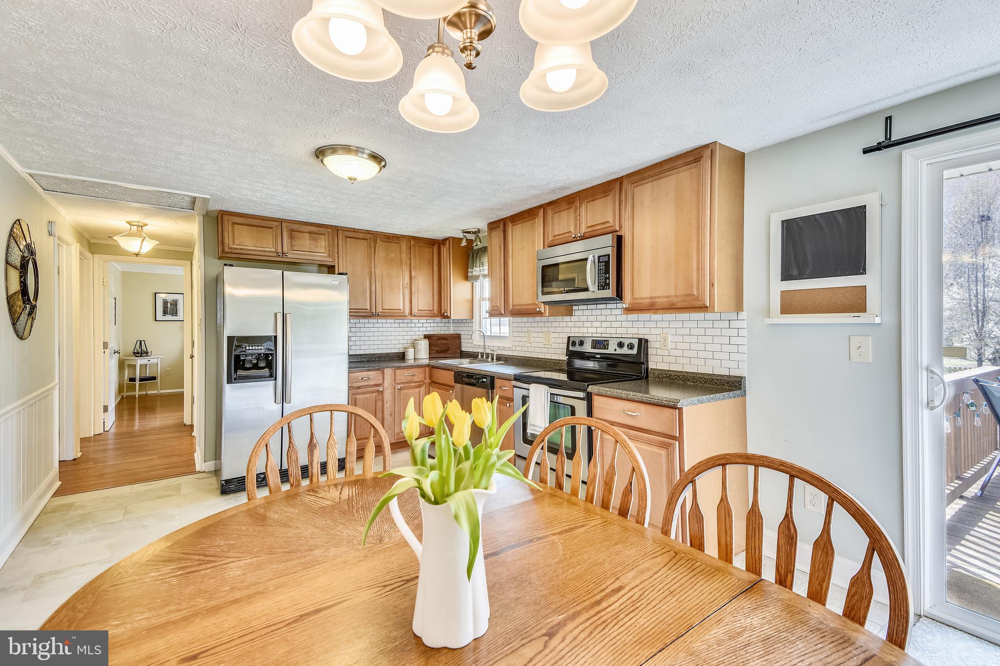 877 Chesterfield Road Annapolis, MD 21401 - Photo 5 of 36 Gallery Image 5