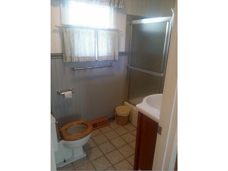 352 Old River Road Lincoln, RI 02838 - Photo 10 of 20 Bathroom.