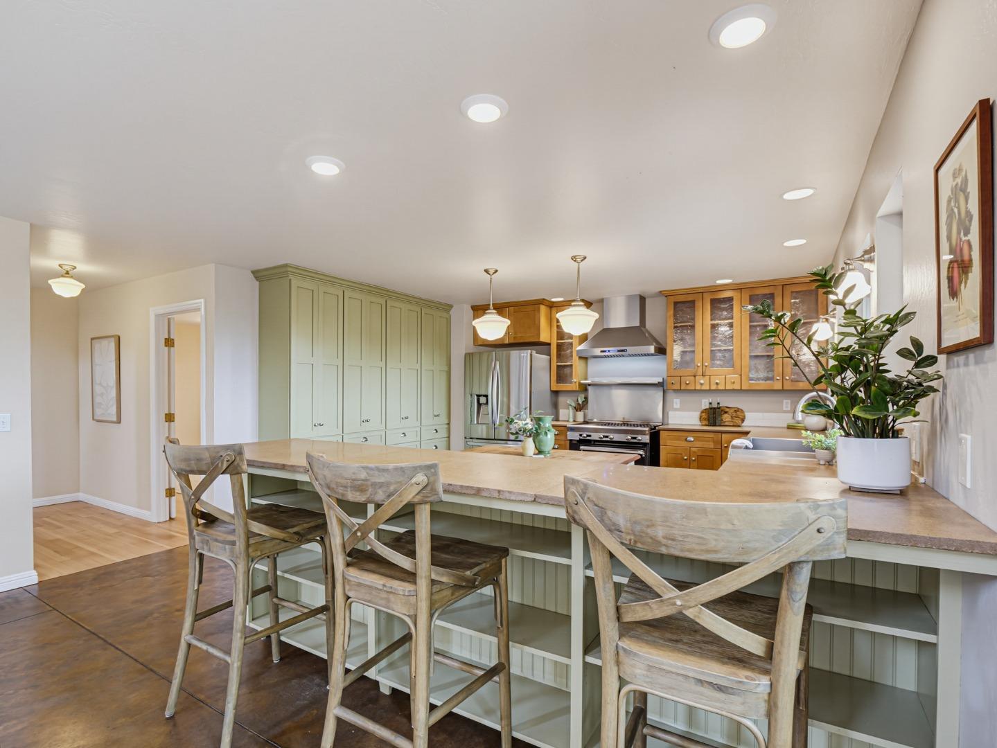 700 Meadowridge Road Watsonville, CA 95076 - Photo 9 of 77 Gallery Image 9