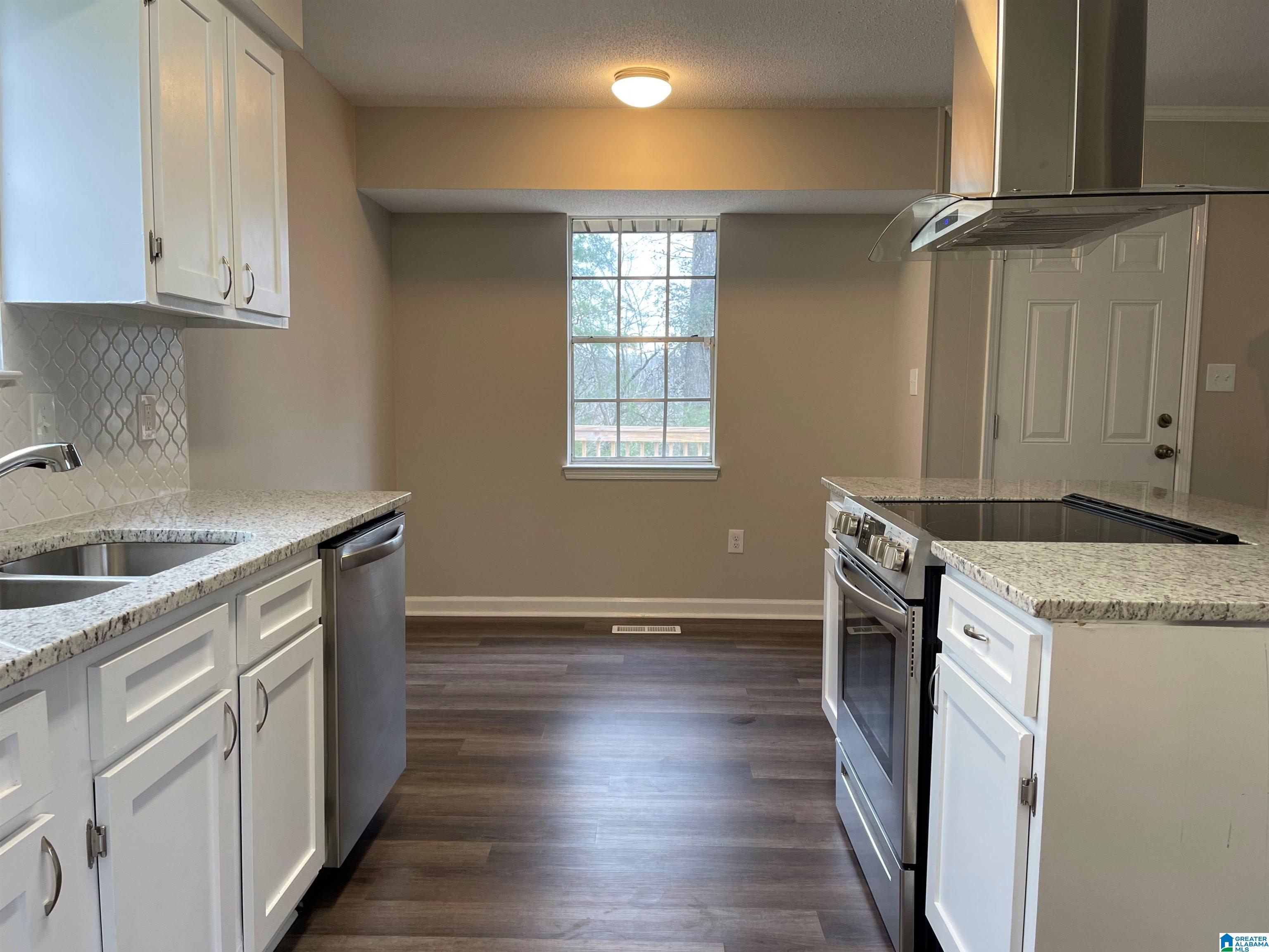 817 Twin Ridge Drive Gardendale, AL 35071 - Photo 4 of 29