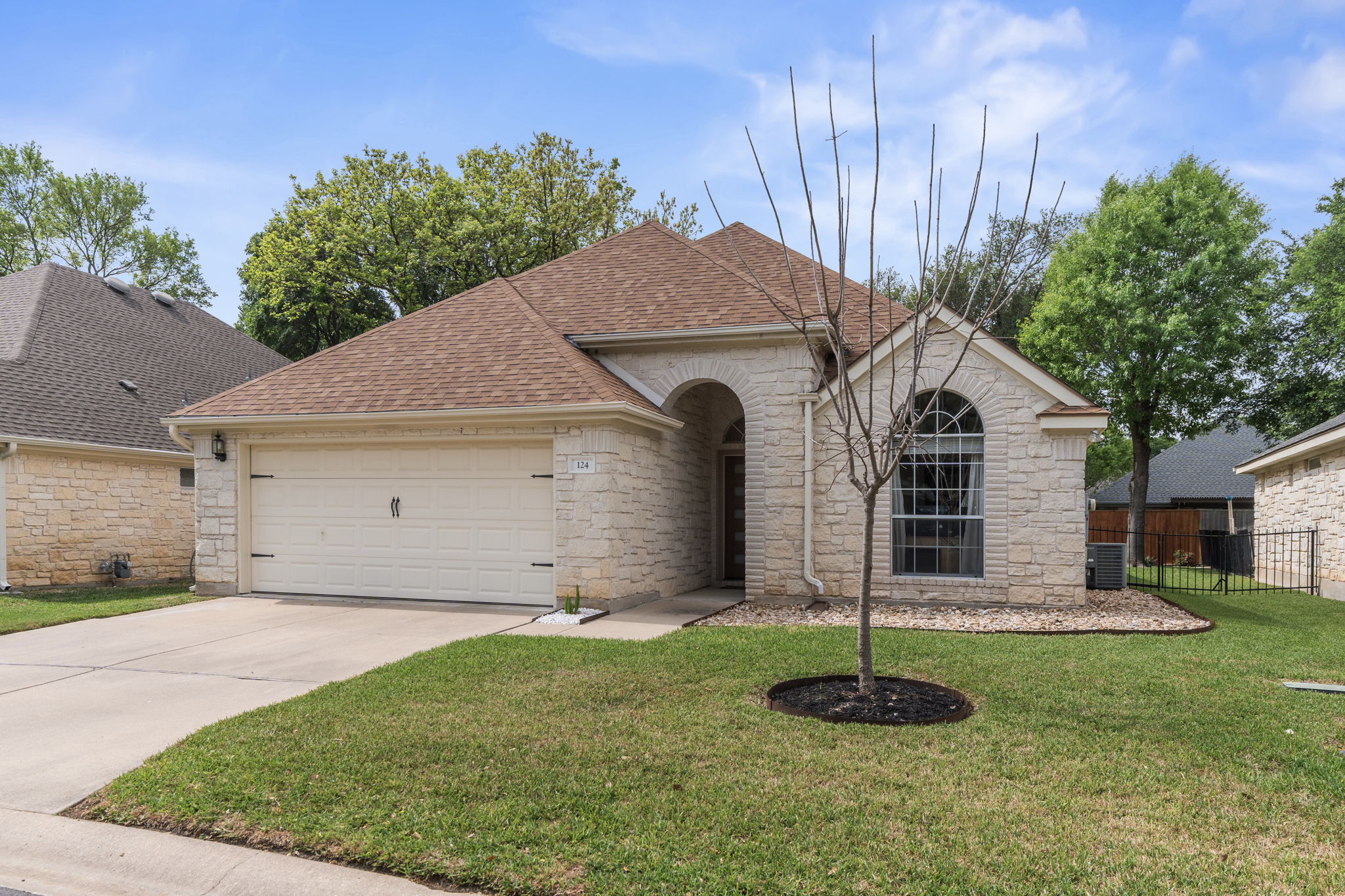 124 Village Drive Georgetown, TX 78628 - Photo 1 of 28